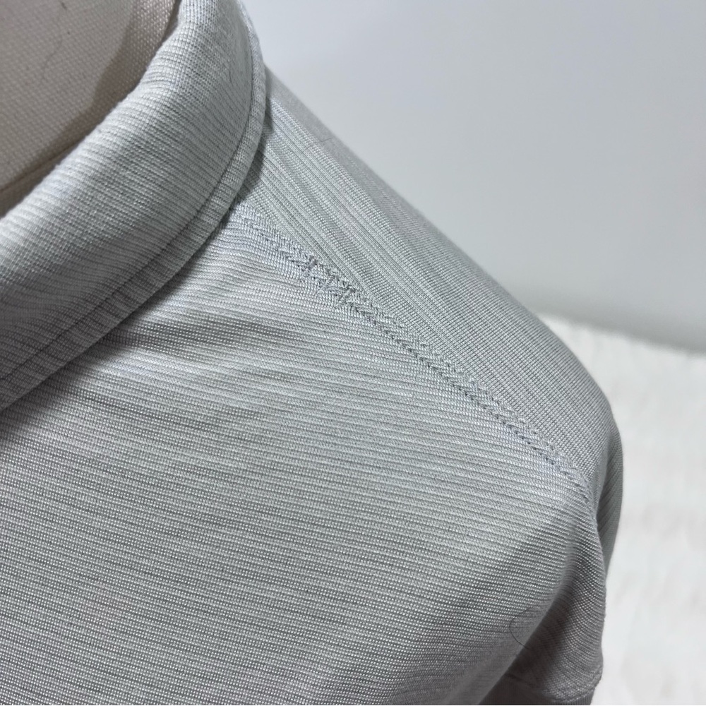 Men's Lululemon Polo Shirt - Picture 3 of 6